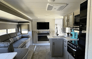 Scout -2024 Forest River Salem Cruise Lite 273QBXL