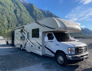 Thor Motor Coach Four Winds 30D Bunkhouse