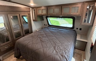 2021 Dutchmen 2503REF – Modern and Comfortable