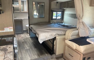 2022 Thor Motor Coach Four Winds 25M