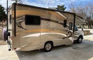 Chuck and Tammy’s 2013 Four Winds 22E