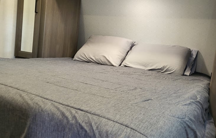 True queen bed usb ports on each side