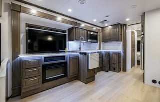Brand New Dynamax DX3! luxury on wheels
