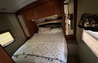 2011 Keystone Bunk Room-Cold weather edition