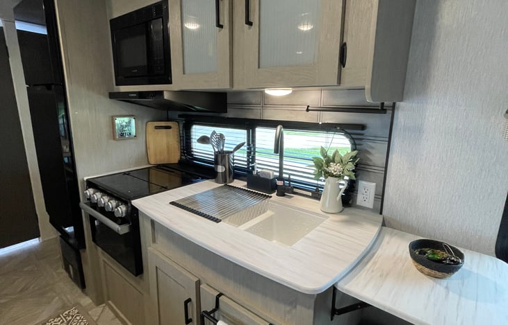 KITCHEN COMES HOW YOU SEE IT