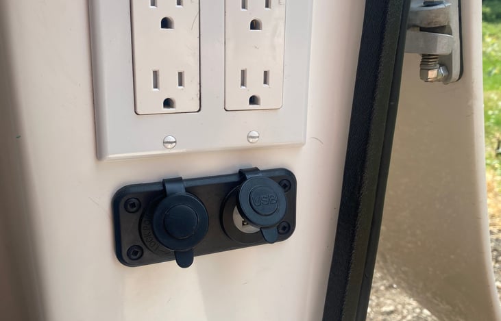 Electric outlets work when electric is connected, but USB and AV connections draw from the battery
