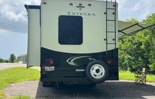 2021ENTEGRA ODYSSEY 31F*SLEEPS 10*UNLIMITED MILES*