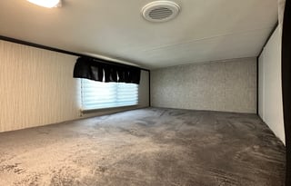 32 Ft Travel Trailer King size bed! Sleeps 8-10