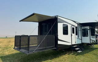 2022 Grand Design Momentum G-Class 31G