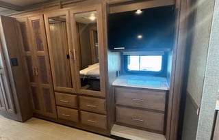 2022 Thor Motor Coach Challenger 37FH