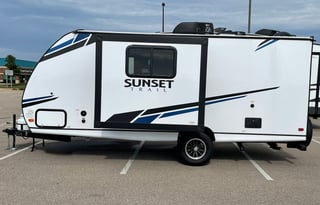 The RV Rental Factory - 2021 Sunset Trail 188BH TT