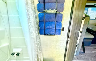 sleeps 9 + fully furnished