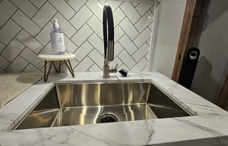 Amber and Jason's Comfy Keystone