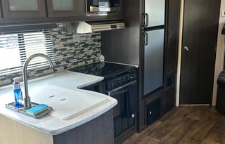 2018 Forest River RV Wildwood X-Lite 221BHXL