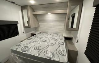 2024 Dutchmen RV Coleman Lantern LT Series 274BH