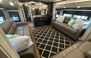 2022 Jayco North Point 382FLRB