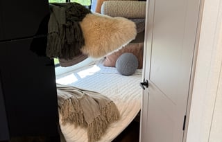 Olive & Oak Lodge (DELIVERY ONLY)