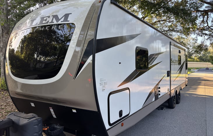 Delivery Available - Sleeps 4