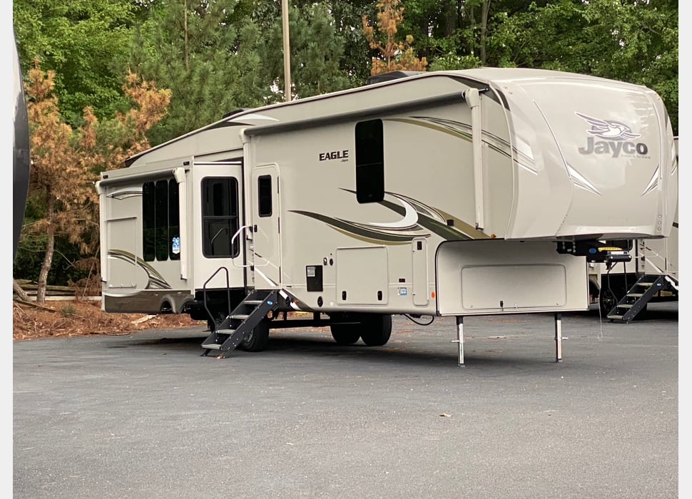 Fifth Wheel rentals in Providence Forge