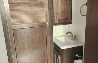 2020 Forest River 5th wheel with washer and dryer