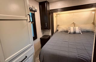 2022 Greyhawk Prestige 30Z – Sleeps 6 Comfortably