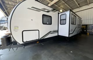 2024 Eddie Bauer BH, We Deliver & Set Up Sleeps 10
