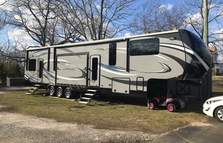 Jayco Seismic 4212 Fifth Wheel Toy Hauler