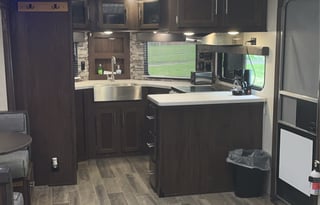 2019 Forest River Cherokee 274VFK Sleeps 6!