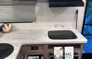 The Labrador Lodge – Pet-Friendly, Off-Grid Camper