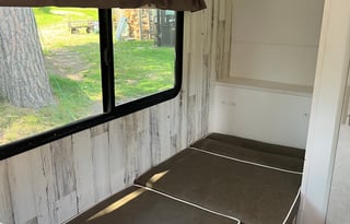 Pet friendly extremely light and cute camper