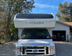 Entegra Coach Odyssey 25R