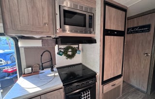 2018 Forest River RV Sunseeker LE 2250SLE Chevy