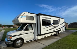 Enjoy a cruise in "CRUZ"! *TAILGATER'S DELIGHT!*