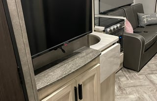 2022 Family friendly Rv 200 miles  per night incl