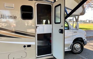 Beautiful Winnebago Minnie Winnie 22feet