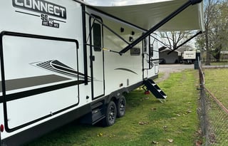 2 bdrm Camper with 2 A/C units!