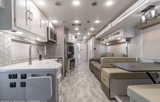 Ultra Luxurious - Bunkhouse - 2 bathrooms