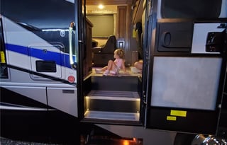 HAPPY GLAMPER RV RENTAL
