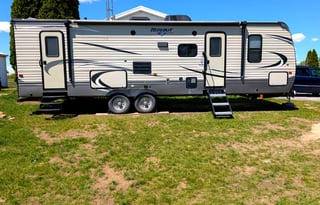 The Hideout | Bunkhouse Sleeps 10 | LED Awning