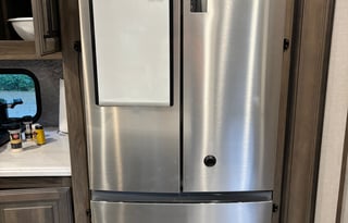 Stocked 5th Wheel | King Bed & Generator Included
