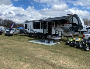 Keystone RV Carbon 338