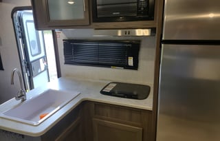 2021 Dutchmen RV Kodiak SE 28SBH