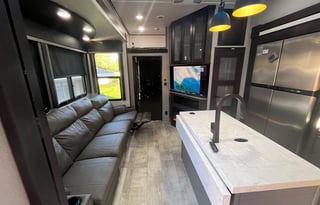 2022 Grand Design Momentum 381 M