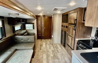 T4 - 2020 RockWood Ultralite 2910SB** Sleeps 10!!