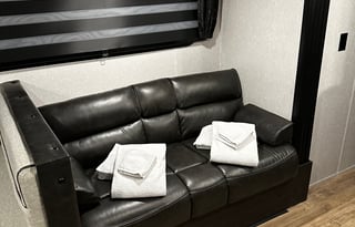 Life is better at the campsite! Pet Friendly