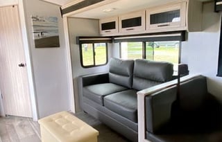 Fun Family Trailer! '22 Sundance Ultra Lite