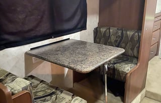 Adventure-Ready Bunkhouse RV – Sleeps 8