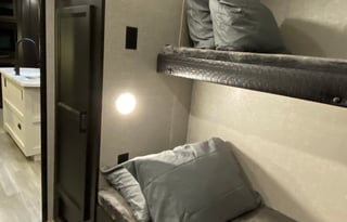 Impressive Family favorite RV! 3 slides 3 TV’s