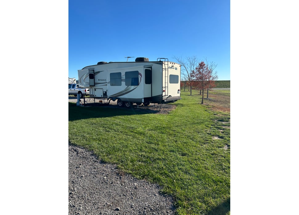 Fifth Wheel rentals in Mackinaw