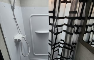 Easy tow 2024 Lightweight w/Bunks